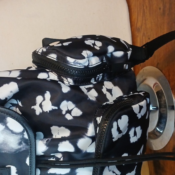 Like New!! Ted Baker Black and White Floral Backpack - Picture 7 of 15